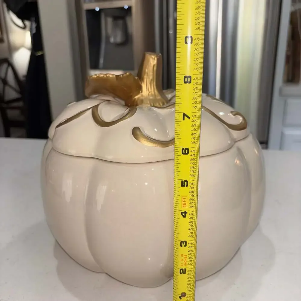 Cheryl’s Cookies Glazed Ceramic White/Gold Pumpkin Cookie Jar/Canister Sealing L